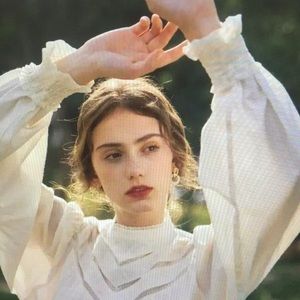 Meet your Posher, Lucy